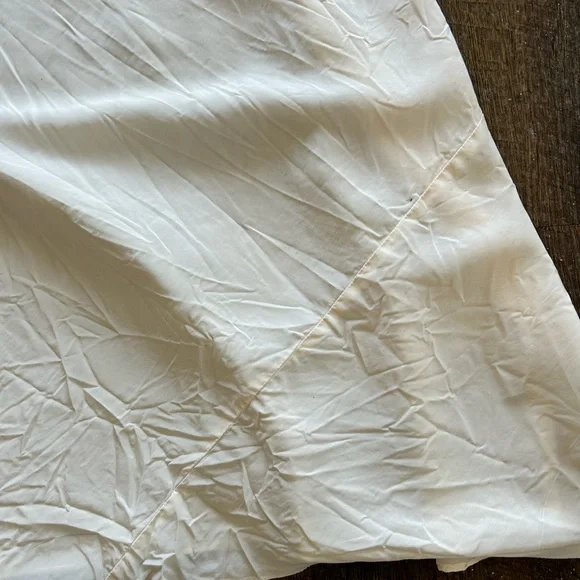Vintage Women’s Cream colored Nightgown/Slip. Size Small